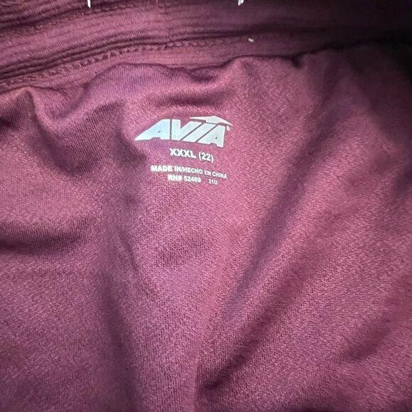 NWT Avia women’s metallic workout shorts. Size XXL - Picture 4 of 8